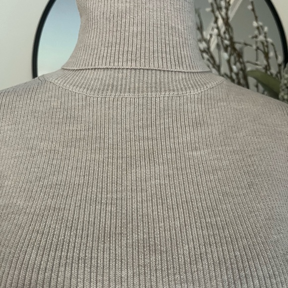 Thakoon 100% Merino Wool Turtleneck Sweater - Picture 2 of 6